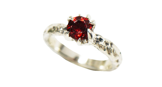 Anemone Ring Silver Garnet